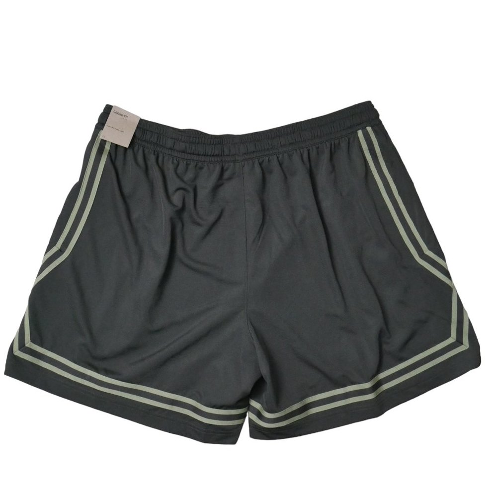 Nike Women's Fly Crossover Basketball Shorts Size M Small Dark Olive Green NWT - Picture 7 of 9